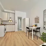 Apartment Shoreline Serenity