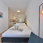 Shoreline Serenity * Los Abrigos