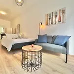 Shoreline Serenity * Los Abrigos